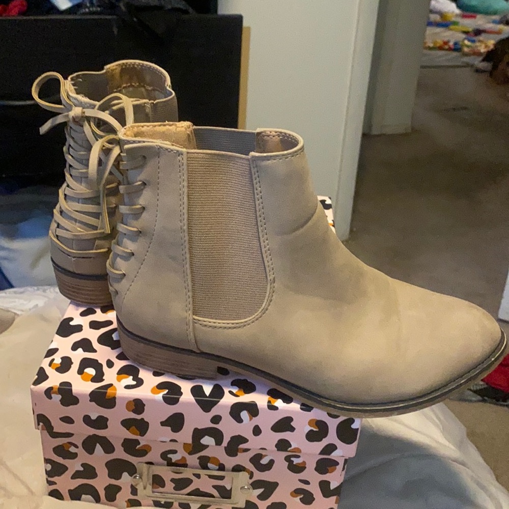 women’s boots